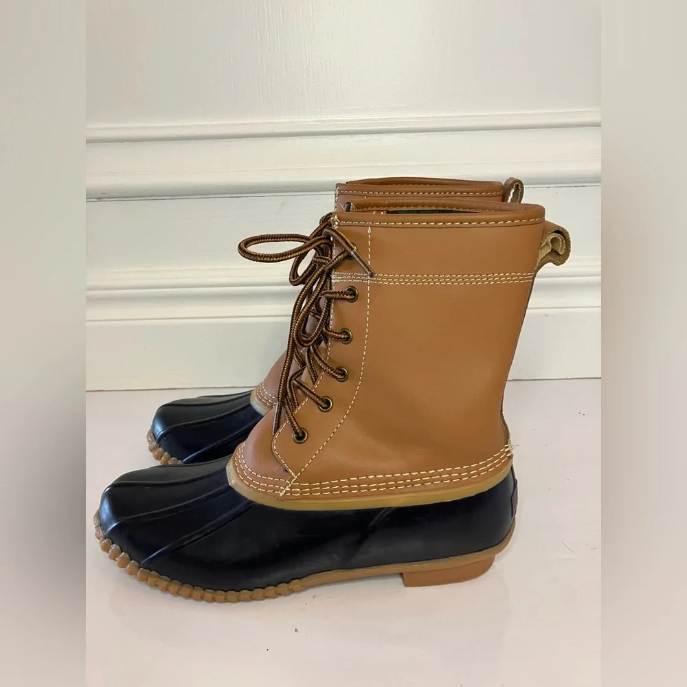 Lands’ End Women’s Size 7 Duck Boots Black Tan Flannel Lined - Picture 1 of 13